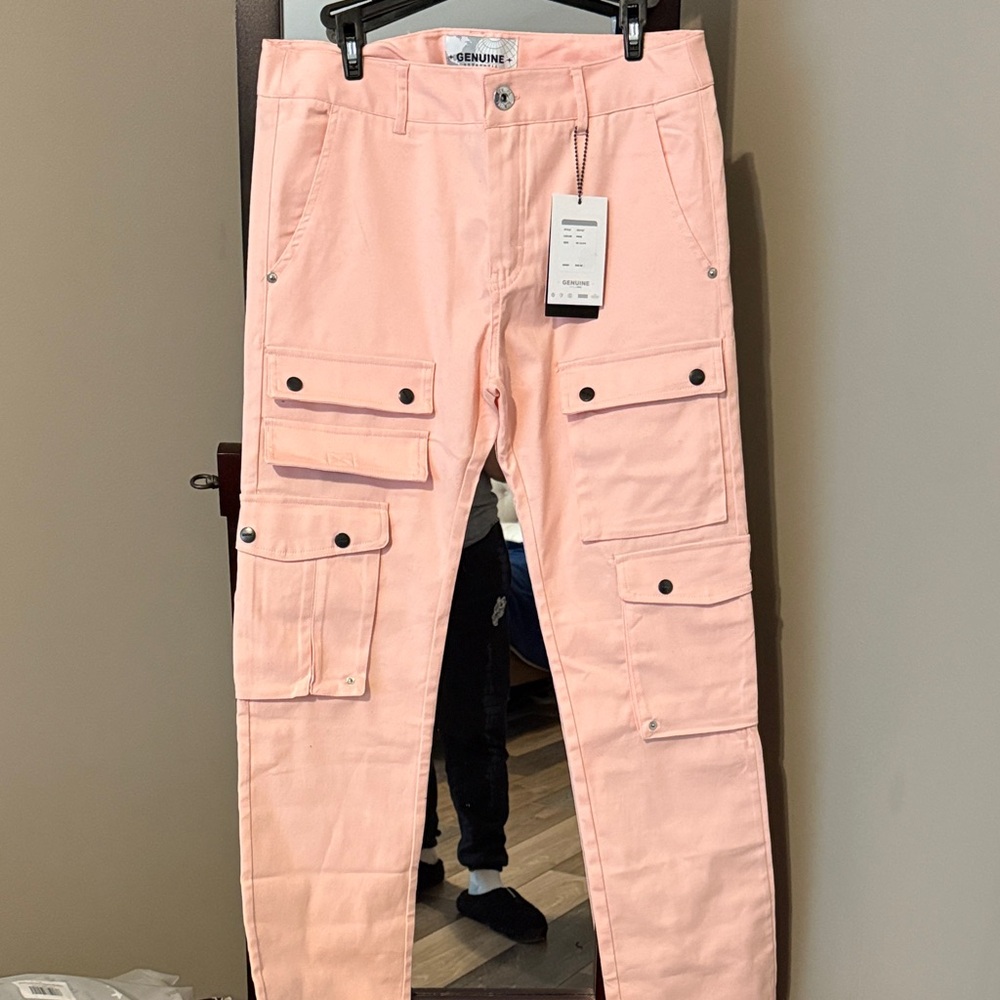 NWT Genuine women’s Pink Cargo Pants size M 32/34